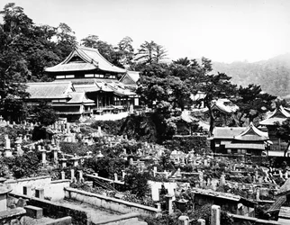 Cemetery of Honrenji Temple in Chikugo-machi, Nagasaki, c.1860-80 