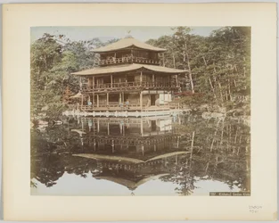 金閣寺庭園（日本・京都）（手彩色白黒写真