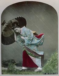 雨の中の日本の少女、1900年頃（手描きの写真）