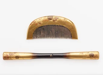 櫛とヘアピン 19世紀末～20世紀初頭（角と木に漆と金を施したもの