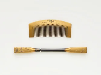 櫛とヘアピン、19世紀半ばから20世紀初頭（漆と金の木材）