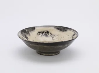 個人食器九州または京都、江戸時代、18〜19世紀（白釉、コバルト絵具、釉薬下）
