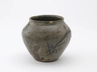 葦のデザインが施された壺、佐賀県、桃山時代、16〜17世紀初頭（長石釉下の鉄絵の具）