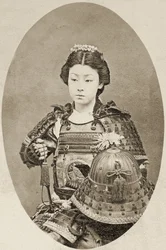 彼女の髪に花を持つ女戦士の肖像、c.1895