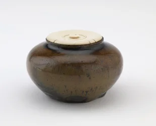 岐阜県・室町・桃山時代の茶壺として使われた小壺（陶）