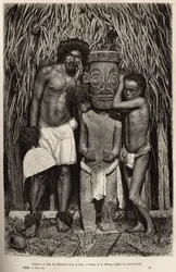 マルケサス諸島のヒバ・オア（Hiva Oa）島の住民とその息子が、ティキ神を描いた木彫りの偶像を取り囲んでいる。1872年から1874年にかけて、太平洋の記憶を描いたA.Rixensの図面に基づいて彫られたものである。