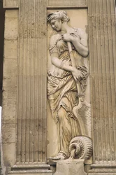 フランス、パリ、Les Halles、Fontaine des Innocents、石の彫刻、女性の彫像。