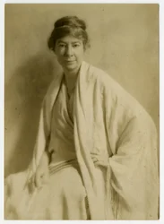 サラ・ティーズデール（詩人） 1912-28年頃（ゼラチンシルバー写真