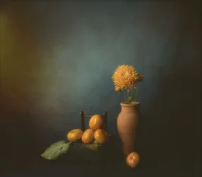 秋の柿の静物画