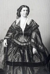 マダムアンナビショップ（1810-84）は、DJパウンドが1860年にロンドンで出版した「著名な人物の応接室、第2巻」の写真から彫刻されています。
