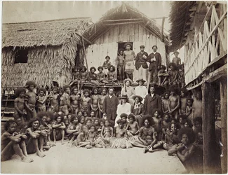 ミッションハウスパリマタ、アロマ、ニューギニア、1885年（アルブメンプリント）