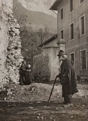 アルバム「Meine weltkriegs - Erinnerungen South-West Front (Carinthia, Italien, South Tyrol) (私の世界の戦争-南西戦線の思い出（カリンシア、イタリア、トレンティーノ・アルト・アディジェ）1915/03/1931-12/11/1918 - Josef Zohles Wien ": 田舎道の老人像(