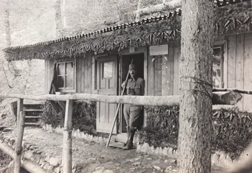 アルバム "Meine weltkriegs - Erinnerungen South-West Front (Carinthia, Italien, South Tyrol) (私の世界大戦 - 南西戦線の思い出（カリンシア、イタリア、トレンティーノ・アルト・アディジェ） 31/03/1915-12/11/1918 - Josef Zohles Wien ":指揮所（モノクロ写真