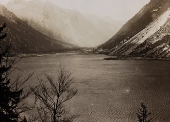 アルバム "Meine weltkriegs - Erinnerungen South-West Front (Carinthia, Italien, South Tyrol) (私の世界大戦-南西戦線の思い出（カリンシア、イタリア、トレンティーノ・アルト・アディジェ）1915年3月31日-1918年11月19日 - Josef Zohles Wien ": Tagliamento（モノクロ写真）。
