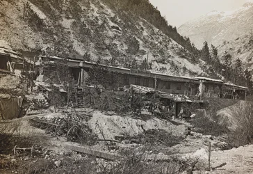 アルバム "Meine weltkriegs - Erinnerungen South-West Front (Carinthia, Italien, South Tyrol) (私の世界大戦-南西戦線の記憶（カリンシア、イタリア、トレンティーノ・アルト・アディジェ）1915年3月31日-1918年11月19日 - Josef Zohles Wien ": 軍の兵舎（モノクロ写真