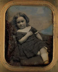 4 歳のオーガスタ・ホーズ、1850 年代。 作成者: ジョサイア・ジョンソン・ホーズ、アルバート・サンズ・サウスワース。