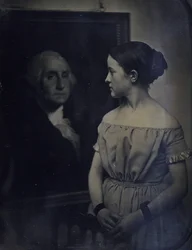 ジョージ・ワシントンの肖像を持つ少女、1850年頃。製作者ジョサイア・ジョンソン・ホーズ、アルバート・サンズ・サウスワース。