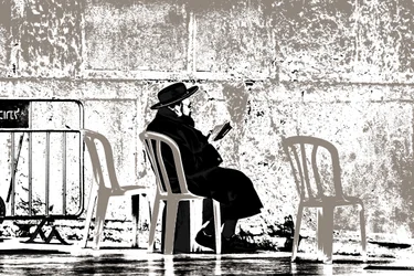 朝の祈り」シリーズより「嘆きの壁の火曜日」2016年（写真）