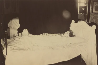 アデリーン・グレース・クロッグストゥーンの死に際の書斎、1872年（写真）