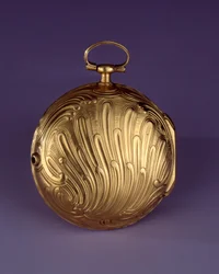 ジュリアン・ルロワ(1686-1759)作 金、ブラッセル、エナメルのロカイユ製腕時計 1755-1756年頃 パリルーヴル美術館