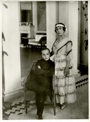マチルド・クシェシンスカ 1872-1971年と息子のウラジミール 1916年