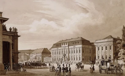 ウンターデンリンデン、ベルリン。 Neue Wacheから右にPrinzessinenpalais、左にKommandaturを備えたKronprinzenpalaisに向かっての眺め、