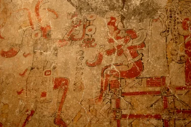 即位玉座に王を戴く祭司、前期先古典期壁画、マヤ; マヤ...、2002年（写真）