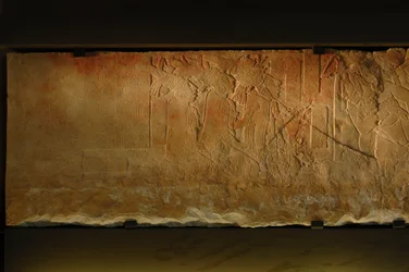 メキシコ、パレンケ、神殿19の玉座ベンチ、アカル・モ・ナブの彫刻、2005年（写真）