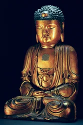 坐仏の像（金漆）
