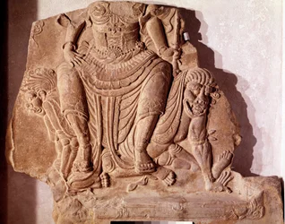 アートコリアン：悪しき力を支配する主君や神を描いた粘土レンガのスタンプ。新羅時代、7世紀韓国国立中央博物館