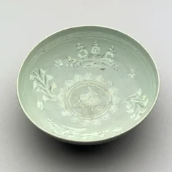 セラドン釉のボウル、1250-1350（セラミック）