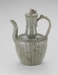 竹型注口・笛・葉（青磁釉の石器と釉下の切込み・彫刻装飾