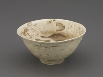 茶碗（コライジャワン）、16世紀後半（透明釉薬入り磁器、金漆補修）