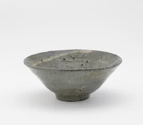 茶碗、トトヤ式、韓国・慶尚南道、朝鮮時代、16世紀〜17世紀後半（長石釉の下に起毛スリップ装飾を施した石器）