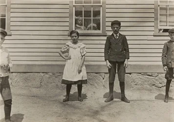 エドワード・セント・ジャーメインと妹のデリア、工場労働者、ロードアイランド州フェニックス、1909 年 4 月