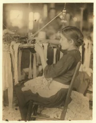 1913年8歳と9歳のターナーとルーパーを使用するジョージア州ローマのチェロキー靴下工場
