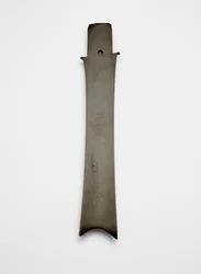 フォークブレード（張璋）、紀元前2000～1700年頃（翡翠、ネフライト