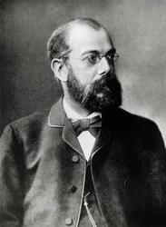 ハインリッヒ・ヘルマン・ロバート・コッホ（1843-1910）の肖像 1905年にノーベル医学賞を受賞したドイツの内科医・細菌学者、写真