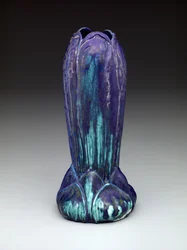 花瓶、c.1905-19（陶器）