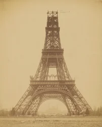 エッフェル塔の建設