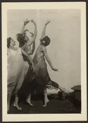 [屋上の踊り手たち]