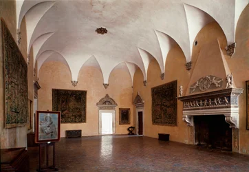 建築家ルチアーノ・ラウラーナ（1420-1479）が設計し、フランチェスコ・ディ・ジョルジョ・マルティーニが完成させたウルビーノ公フェデリコ・ダ・モンテフェルトロ（ウルビーノ公フレデリック・ダ・モンテフェルトロ）の政権下で実現したドゥカーレ宮殿のサロン。15世紀 イタリア、ウルビーノ