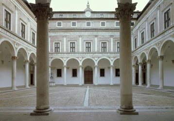 Cortile d&39;Onore（中庭の名誉）の眺めc.1470-75