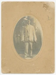 男性の写真、1910年頃