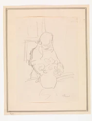 花瓶とテーブルに立っている女の子