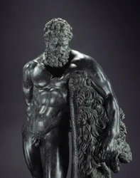 ギリシャ美術：「休息するヘラクレス」、部分。シキュオンのリュシッポス（紀元前395-305年）による紀元前4世紀のブロンズ彫刻。スルモーナ、ヘラクレス・クリヌス神殿出土。イタリア、キエーティ、国立考古学博物館