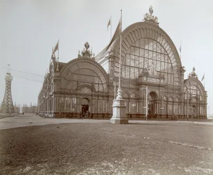 機械コーナー、全ロシア博覧会、ニジニノヴゴロド、ロシア、1896年。