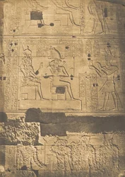 1850年4月、フィラエのイシス大神殿の西壁から撮影された Bas-relief。