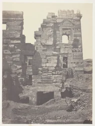 Medinet-Habou、Gynécée de Ramsès-Méiamoun の北側ファサード。 テーベ