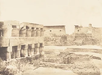 ルクソールの宮殿と村、南、テーベ、1849-50年から撮影。